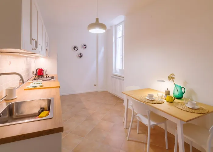 Dietro L'angolo - In